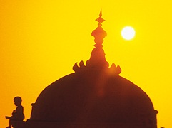 Solar energy could help change the fact that over 400,00 people in India don't have electricity